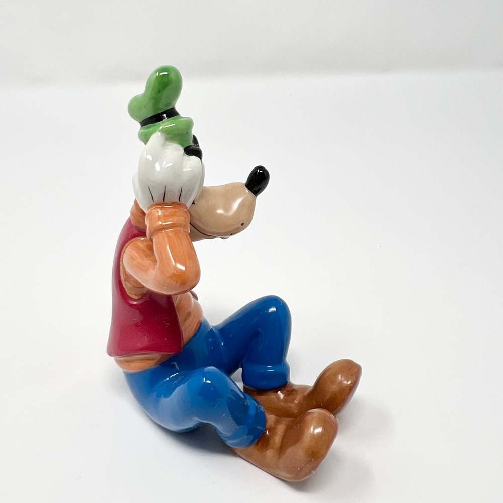 Disney Goofy Ceramic Figurine Sitting Puzzled Pose Glossy Porcelain Multicolor - Picture 4 of 7
